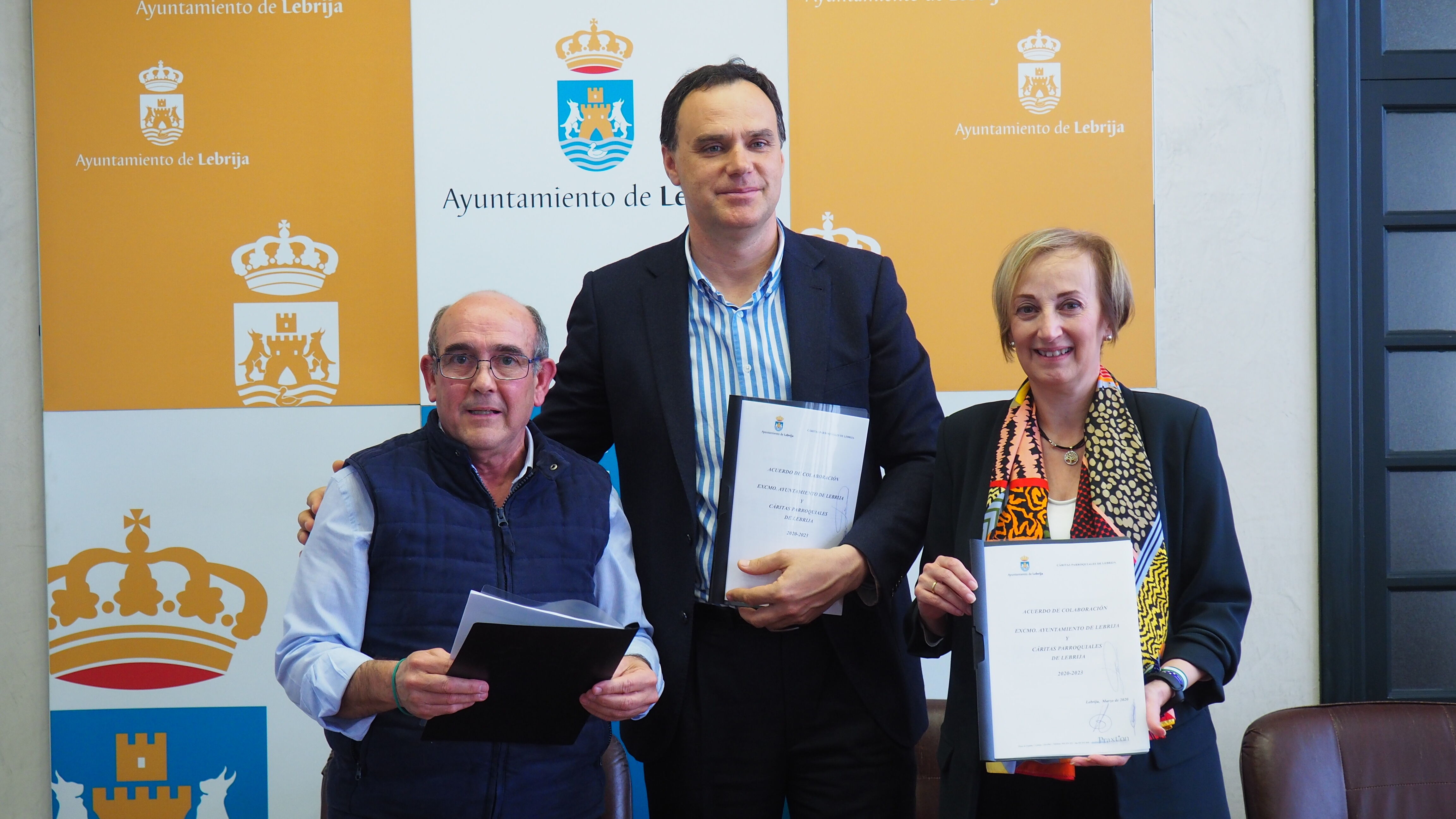Ayuntamiento y Cáritas firman un nuevo convenio colaboración  (3)