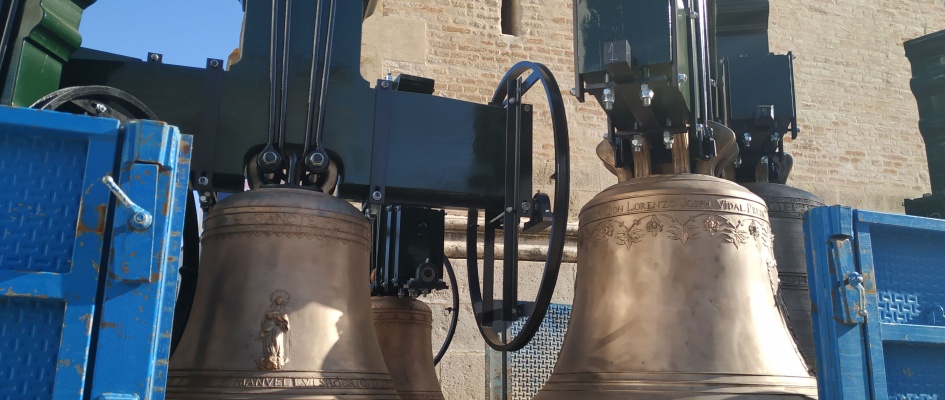 Colocación de las doce campanas de la Torre de la Giraldilla (3)