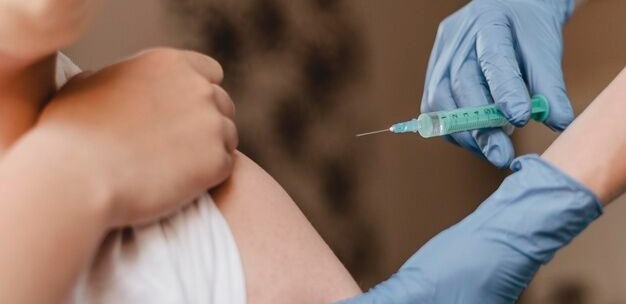 Vacunación jóvenes de entre 12 años cumplidos y 15 años