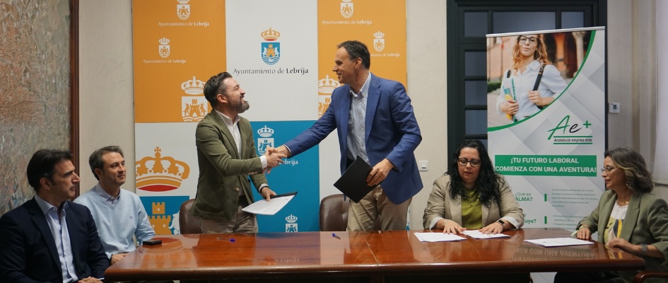 Firma acuerdo marco - Fundación Andalucía Emplea   Lebrija  (8)