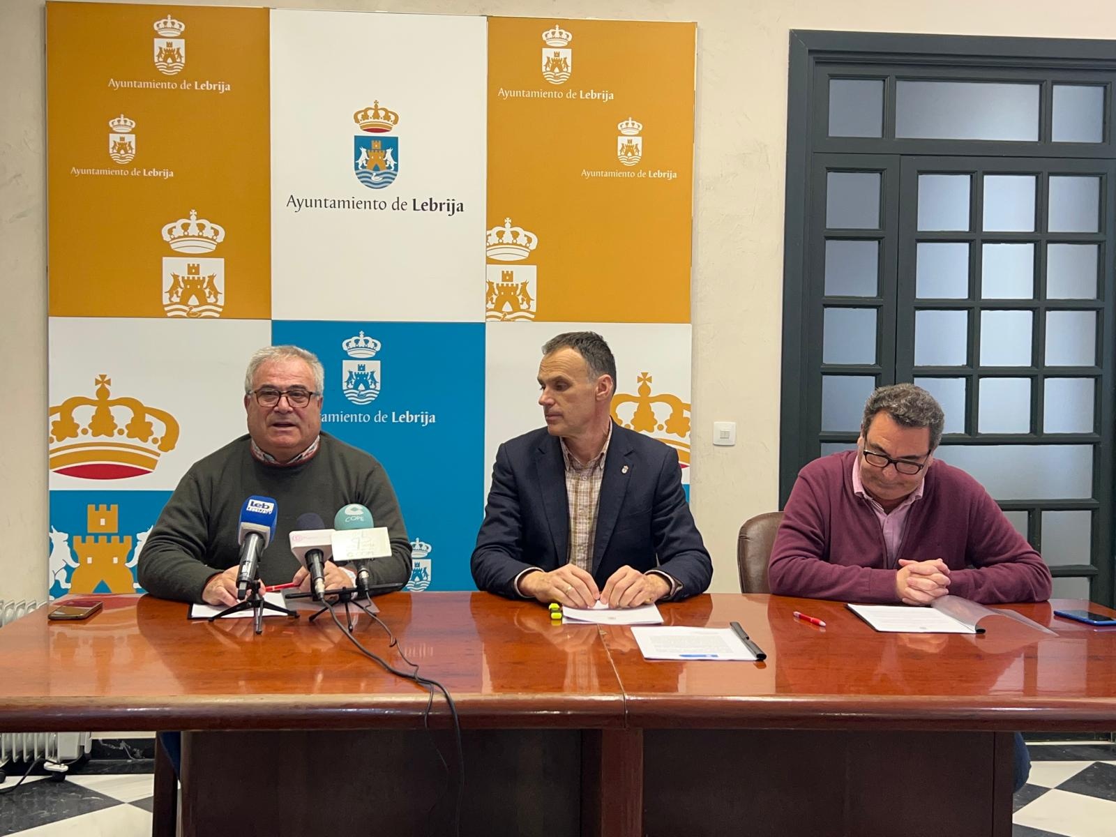 Firma convenio Peña Flamenca 2025 (1)