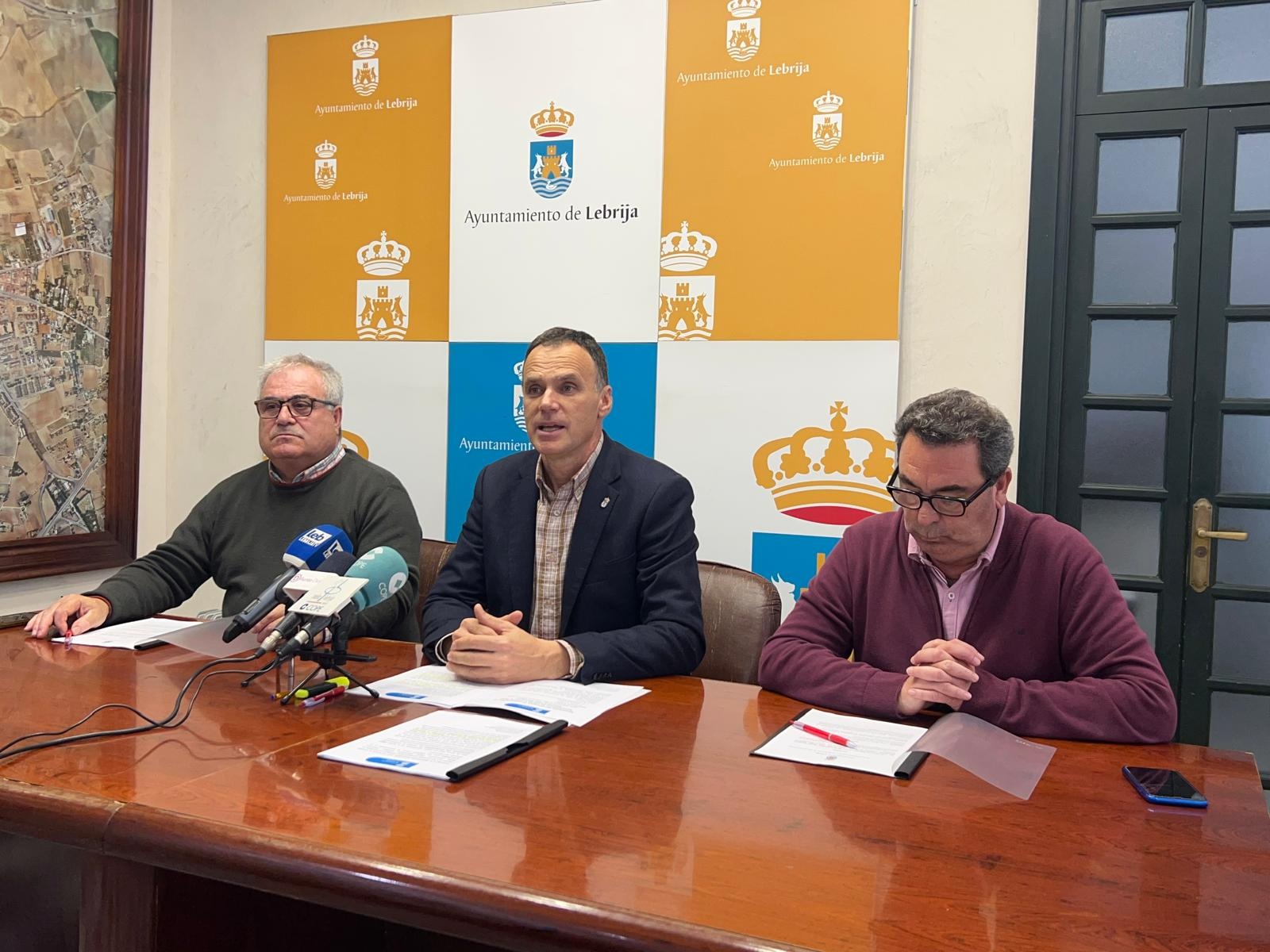 Firma convenio Peña Flamenca 2025 (3)