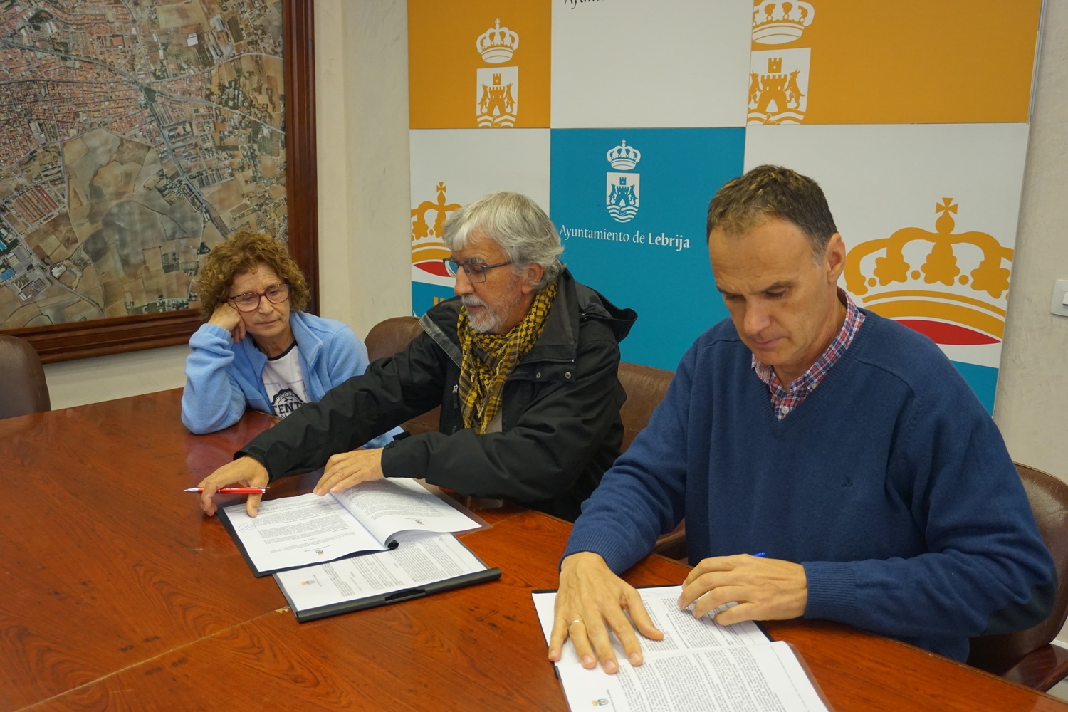 Firma convenio colaboración Memoria Histórica 2024 (2)