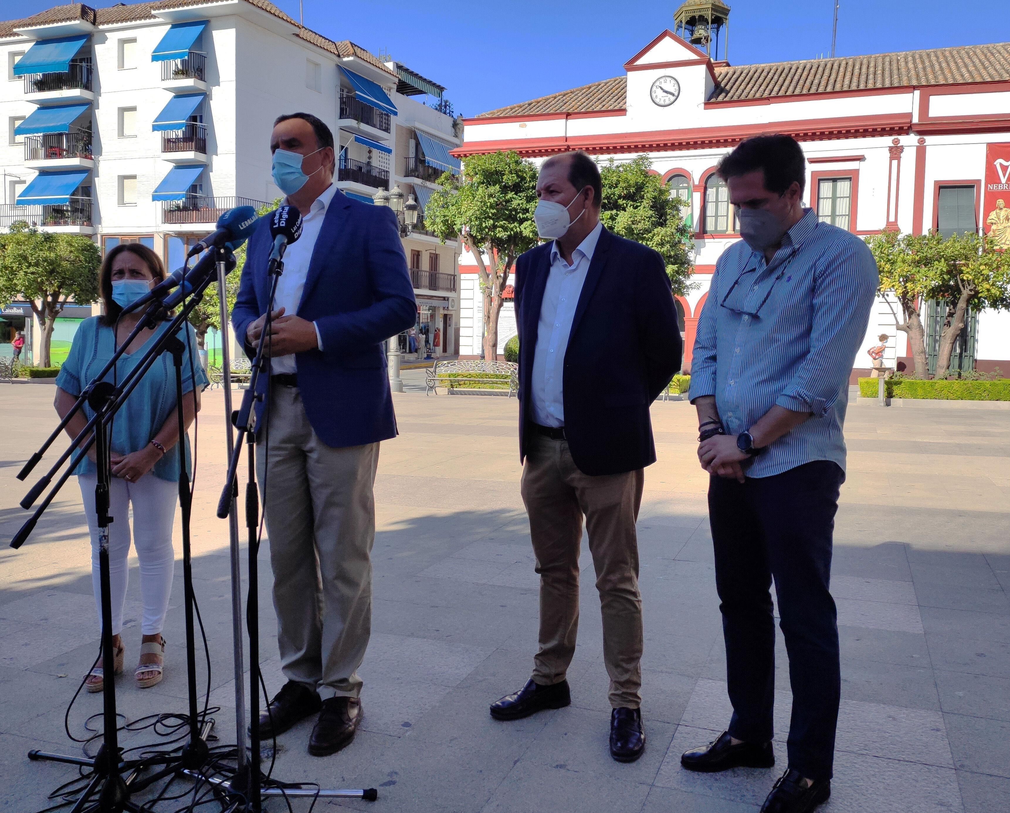 Los alcaldes de Lebrija y El Cuervo piden a la Junta de Andalucía medidas urgentes para mejorar la Atención Primaria  (2)