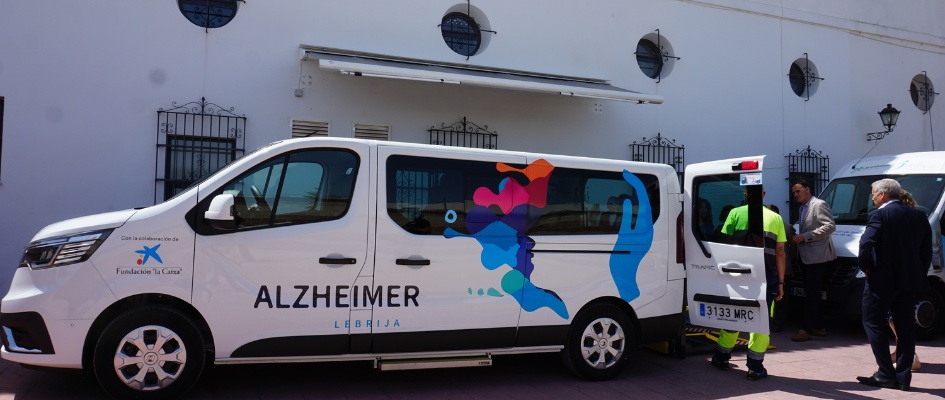 Persentación nueva furgoneta Asociación Alzheimer (15)