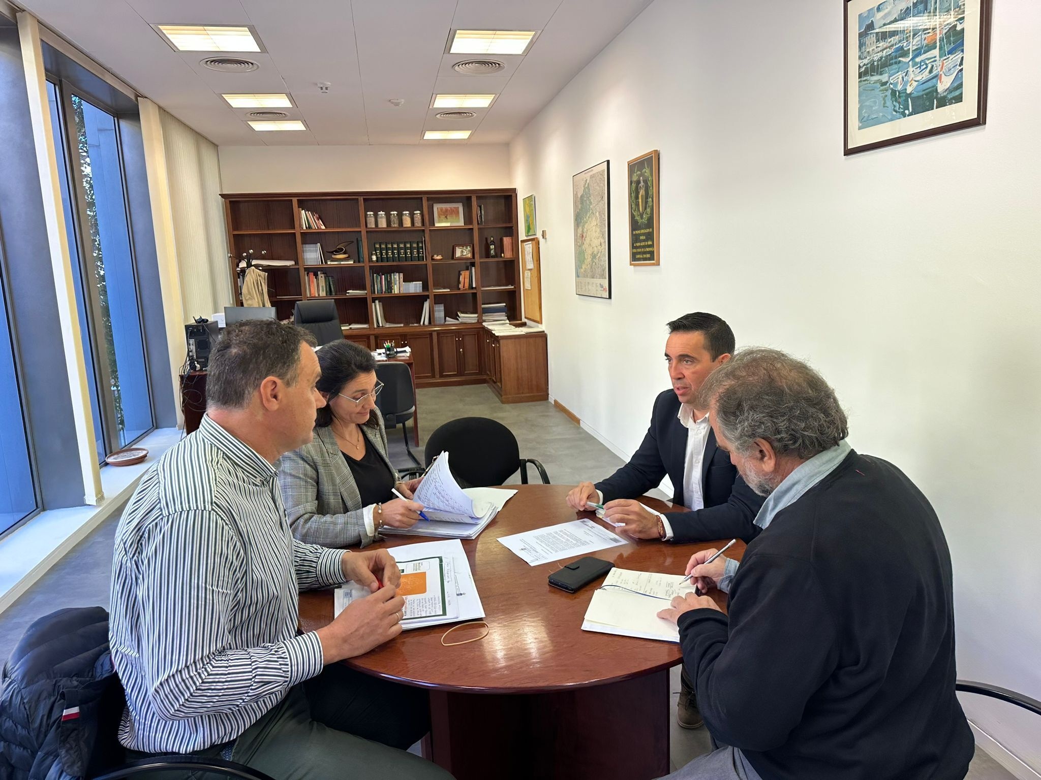 Reunión Alcalde y Diputado Servicios Públicos (2)