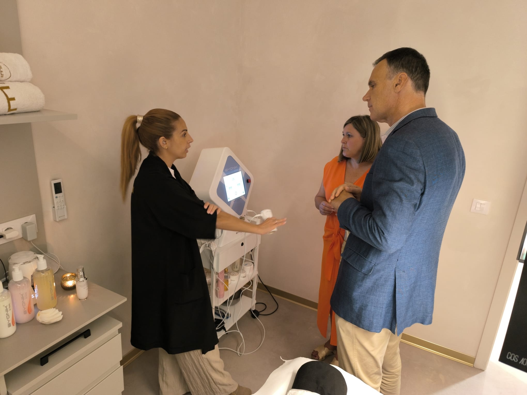 Visita empresa Etherna Clinic (1)